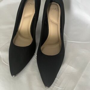 Jones New York Belfry Black Pointed Toe Heels – Classic & Sophisticated
